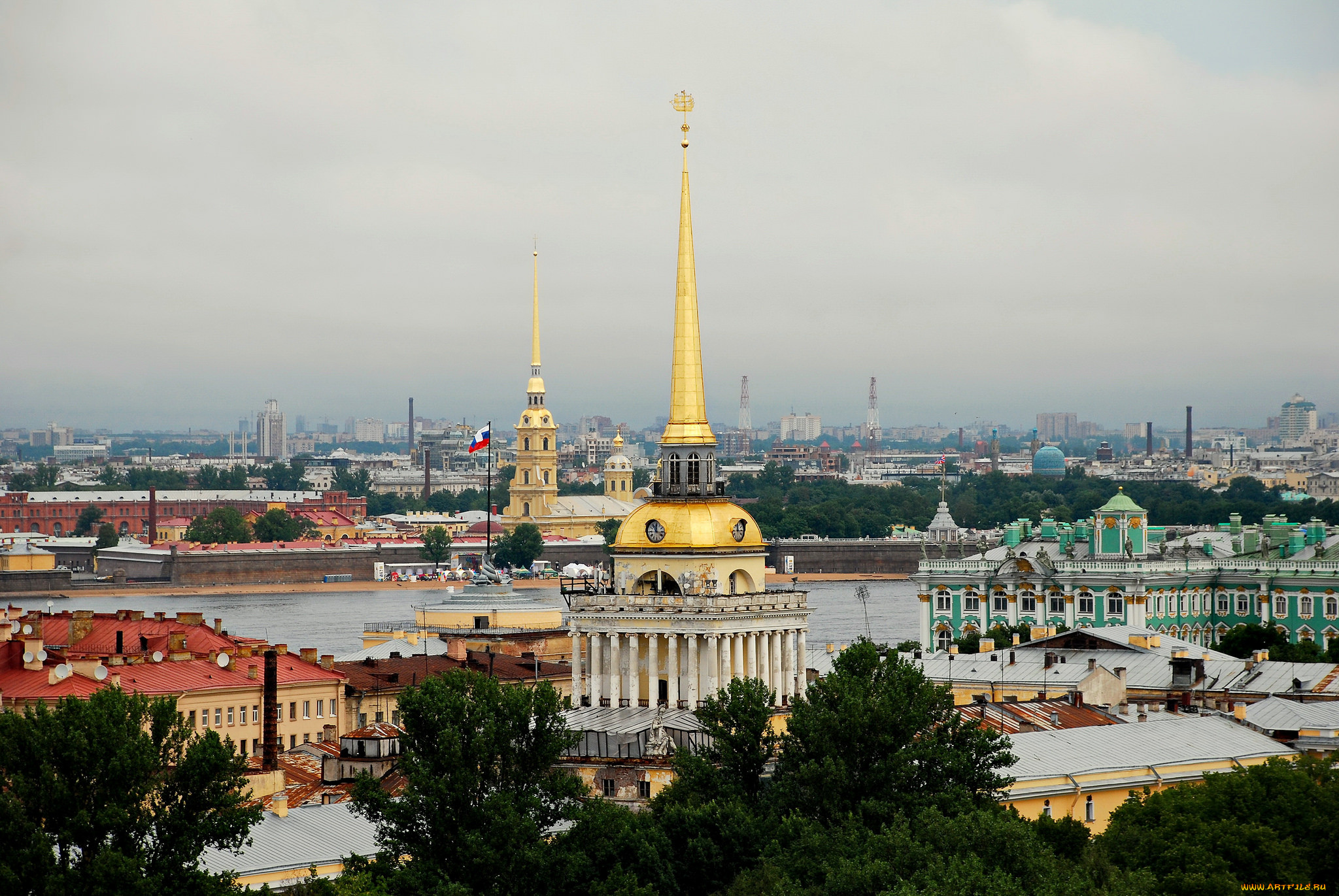 Ковид в санкт петербурге. Петергоф шпиль. Блистательный Санкт-Петербург. Шпиль Адмиралтейства. Самые красивые виды Санкт-Петербурга.